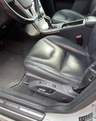 Volvo XC 60 cena 89500 przebieg: 172000, rok produkcji 2016 z Inowrocław małe 121